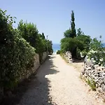 Mediteran - With Jacuzzi * Vir
